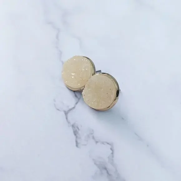 Pale Yellow & Gold Tone Unusual Stud Earrings 0.5" - Picture 3 of 9